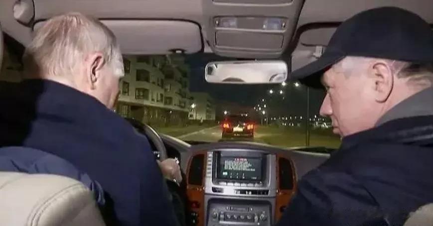 无视国际法院通缉！普京携队突访斯巴顿地区，乌克兰破防了

来源:海峡快讯

近日