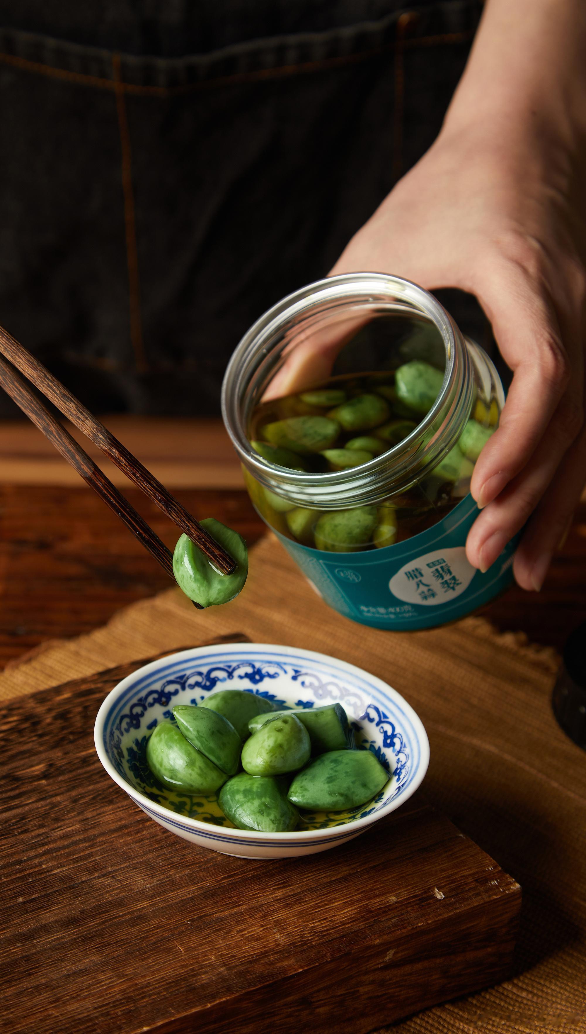 老话讲：“吃面不吃蒜，香味少一半”精选“大蒜之乡”优质原料，当地醋腌当地蒜，每一