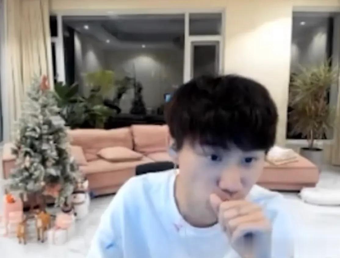 Doinb：佐伊续约是假的，有