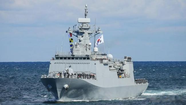 韩国海军警告射击朝商船、空军战