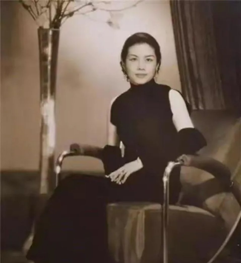1935年，一名妓女跪在地上，哭求37岁张伯驹：“我还是清白之身，求您收了我吧！
