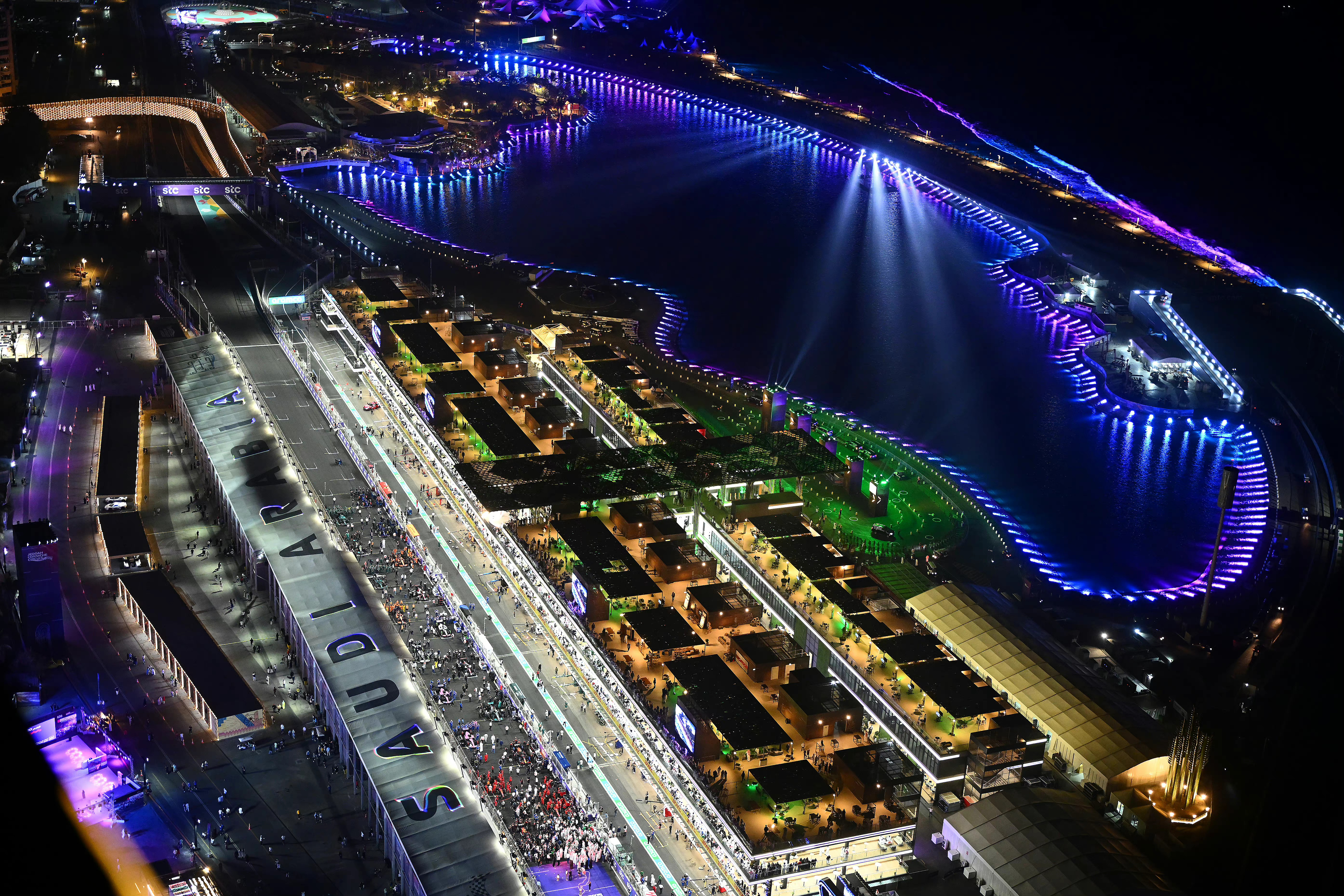下周末夜赛，这个时候一练和三练刚结束不久🌃#2023F1沙特大奖赛# ​​​#