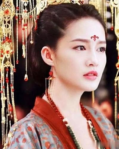 女星的孟婆妆，李沁一般，赵丽颖还行，看到图4：美哭了！
hello，大家好！今天