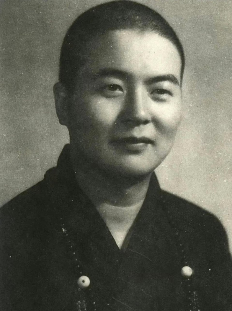 #历史那些事[超话]#1949年台湾省。民国时期，22岁的释星云和尚。此时他正在