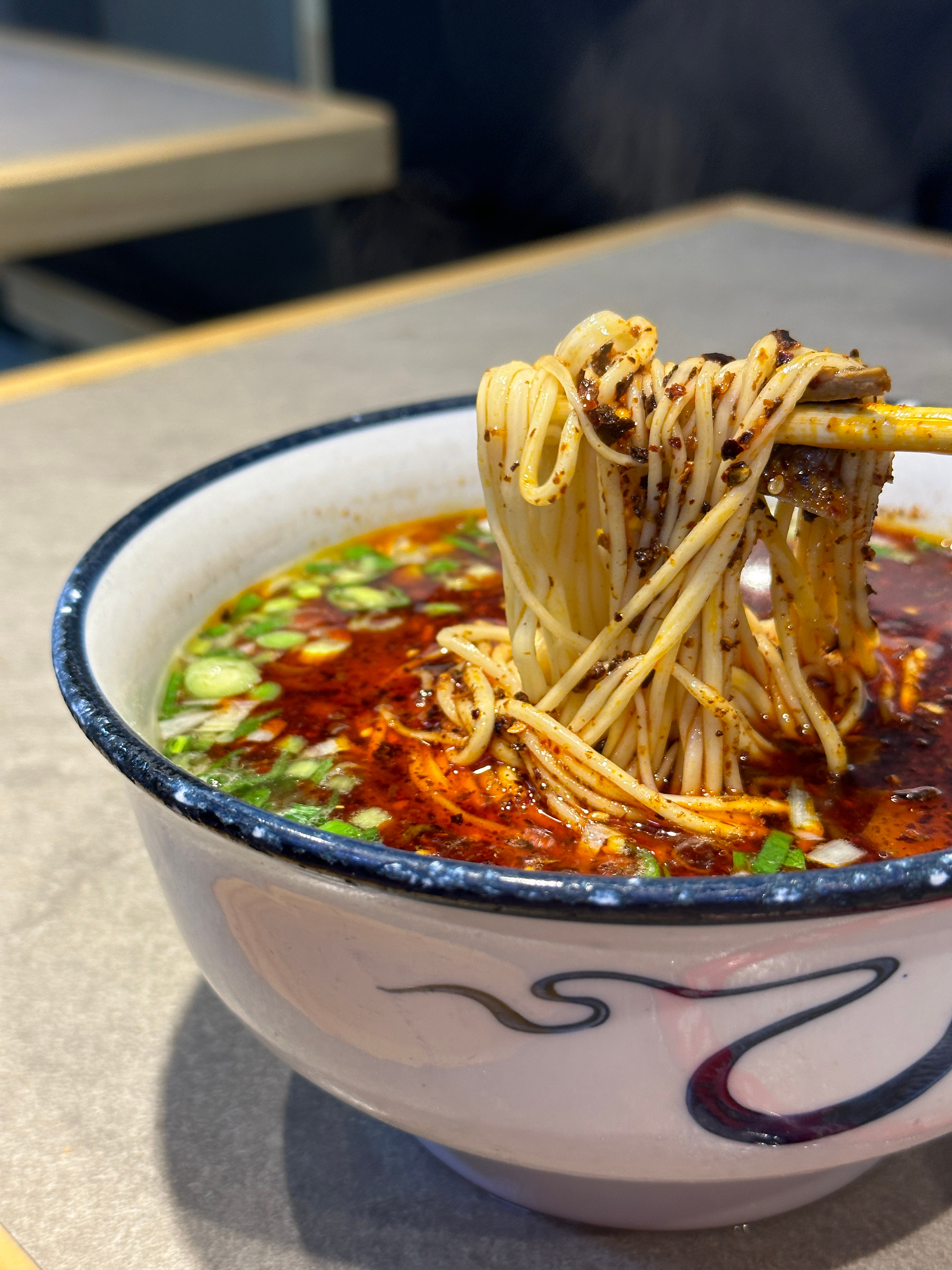 闪现西宁，牛肉面盛惠9元一碗。  ​​​