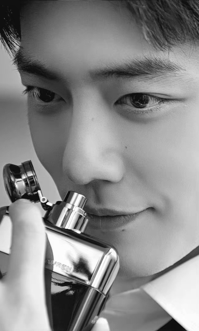 #陪肖战走花路# 晚安安🌙[送花花]❤️Charlie Wilson《Fore