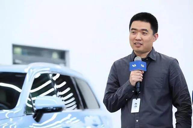 李想谈特斯拉和比亚迪降价：有几个点值得分析。
1、降价不一定能提升自家销量，但能