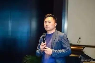 今日，有媒体报道：小米汽车营销方面负责人周钘已于近日离职。周钘曾任上汽通用五菱销