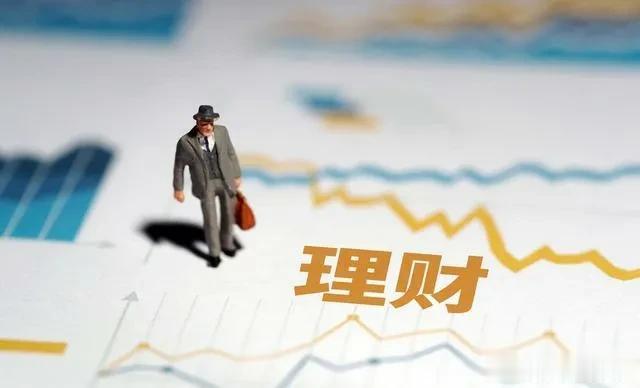 炒股和买基金哪个更适合工薪阶层？我认为它们都有一定的风险，需要根据个人的情况来考