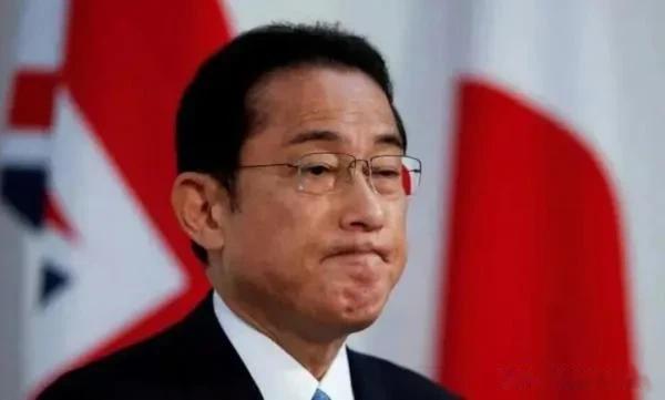 岸田比安倍“命好”？民众不慌不恐掏出手机拍照，暗示了很多问题

来源:铁血观世界