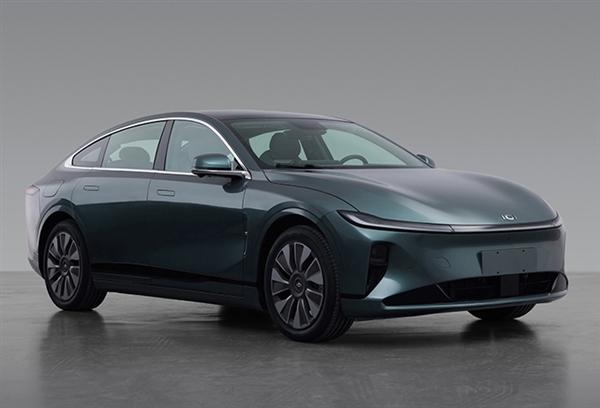 看着还不错！

长安全新品牌的首款轿车亮相，车尾贴的字长安启源，A07，据悉这款