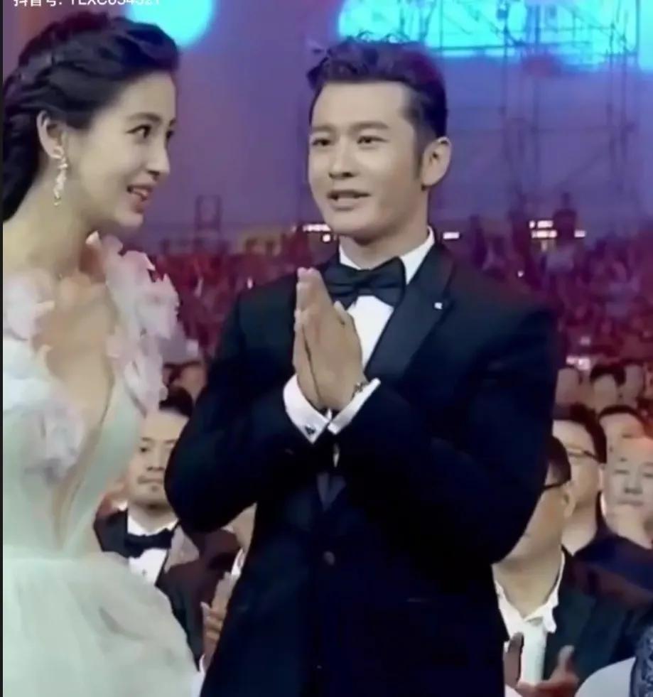 从站起来黄晓明就一直看着杨颖，杨颖没有看他一眼[酷拽][酷拽][酷拽][酷拽]喜