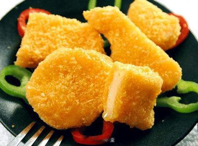 【胃不好少吃9种食物】1、炸鸡块，引起恶心或者腹泻；2、巧克力，引起胃酸倒流；3