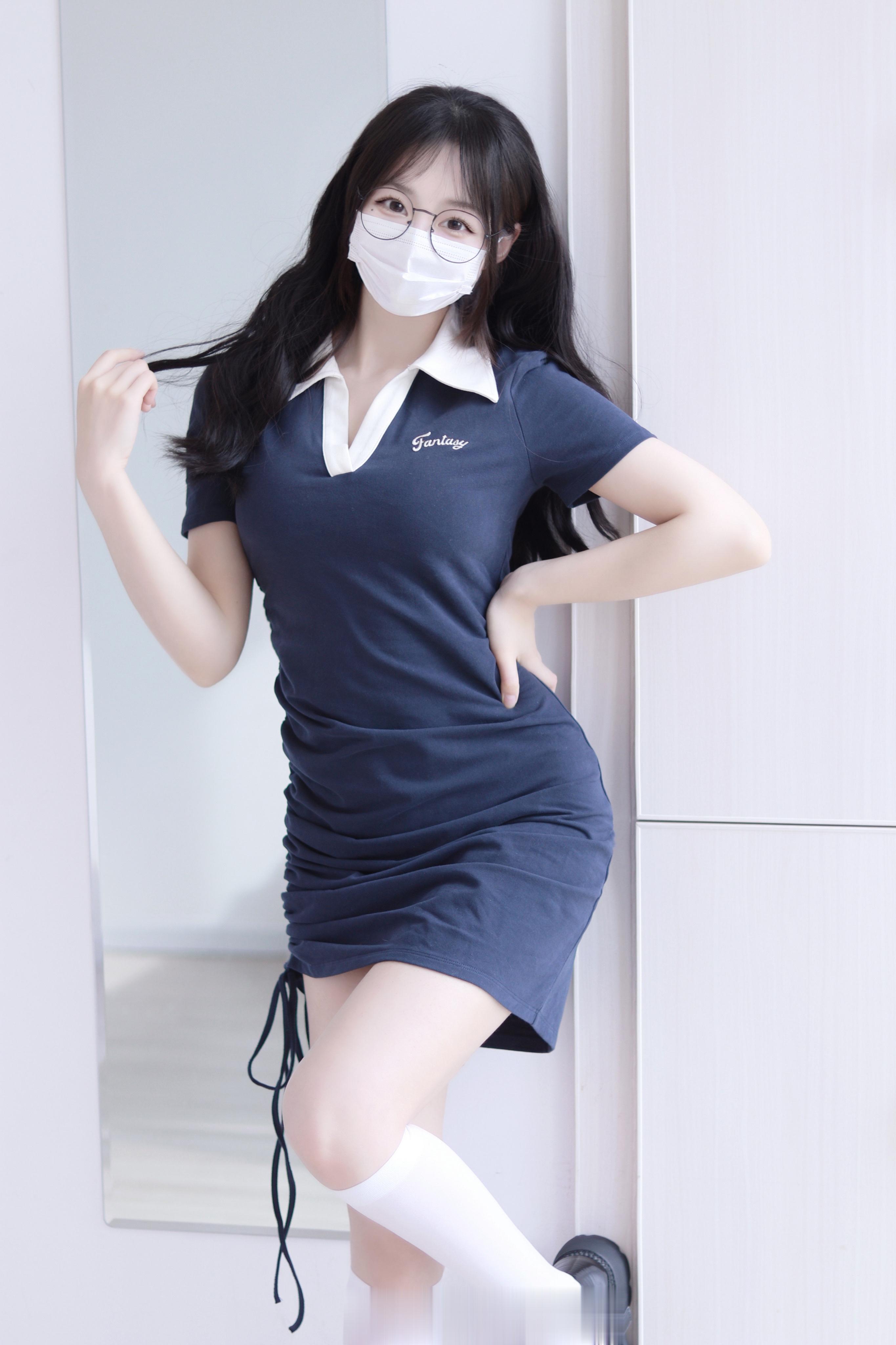 今天穿的有点好看 不确定 再看看 ​​​