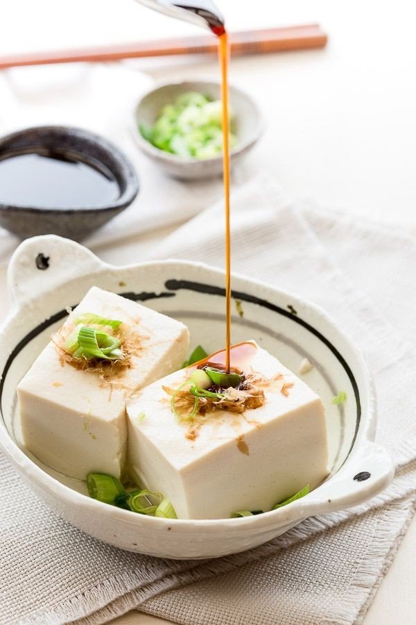 #历史文化# 【夜宵，请你吃“芙蓉豆腐”】清代美食家袁枚记录的做法，很简单：把豆