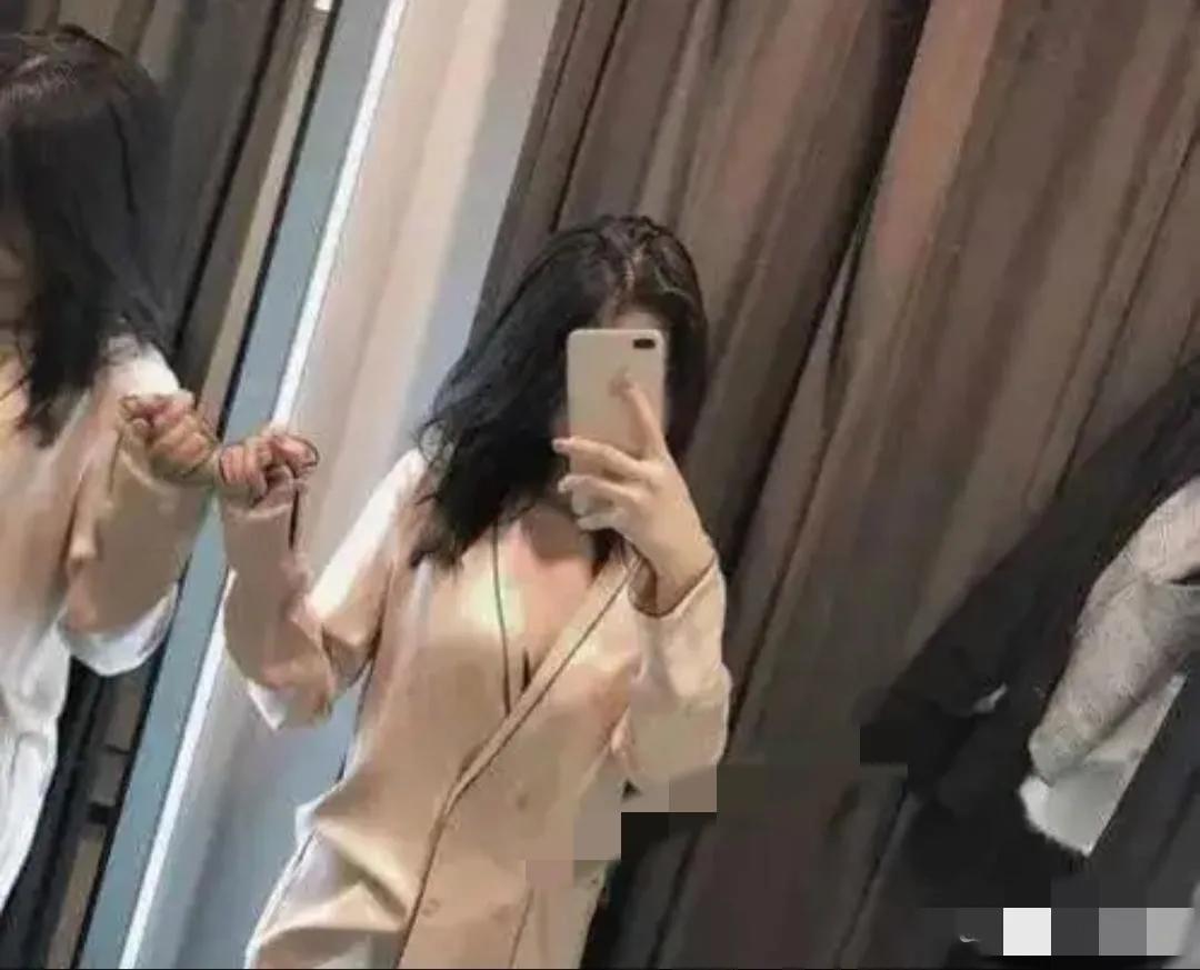 年轻小姑娘为了求得更多的折扣，在一家服装店试衣间与男老板发生了性关系。然而，事后