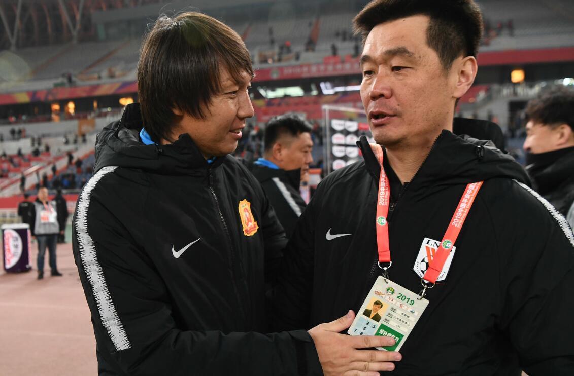  如今中国男足新帅扬科维奇走马上任，他的知名度不如卡马乔，水平不如里皮，所以大家