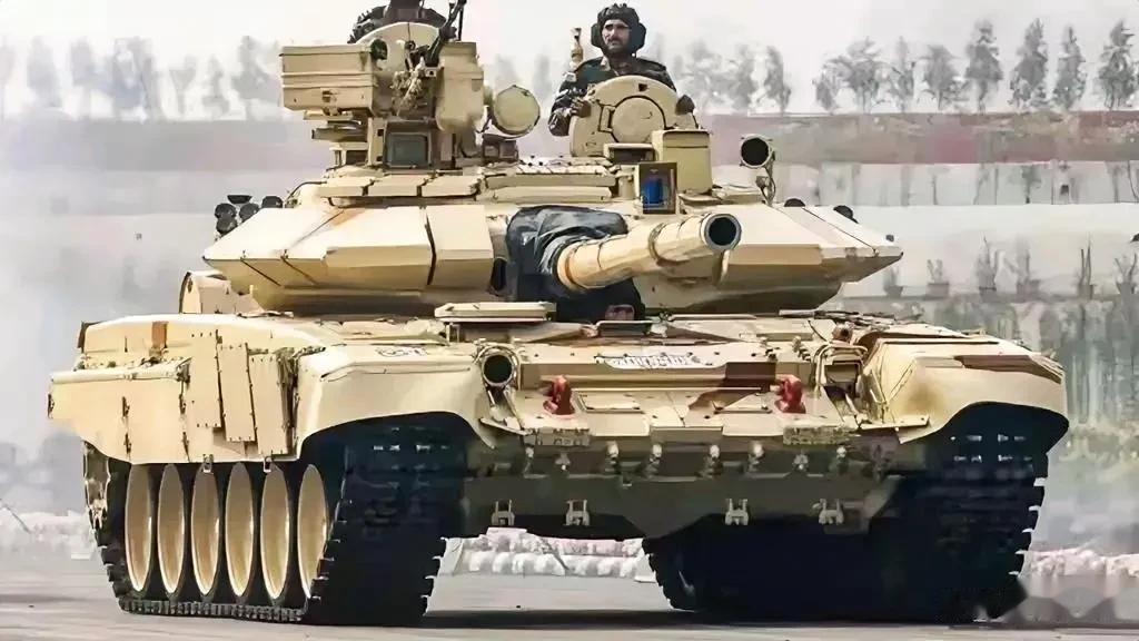 俄罗斯从远东边疆区武器库里拉出来的29辆T—54B坦克，这些60多年前的坦克将开