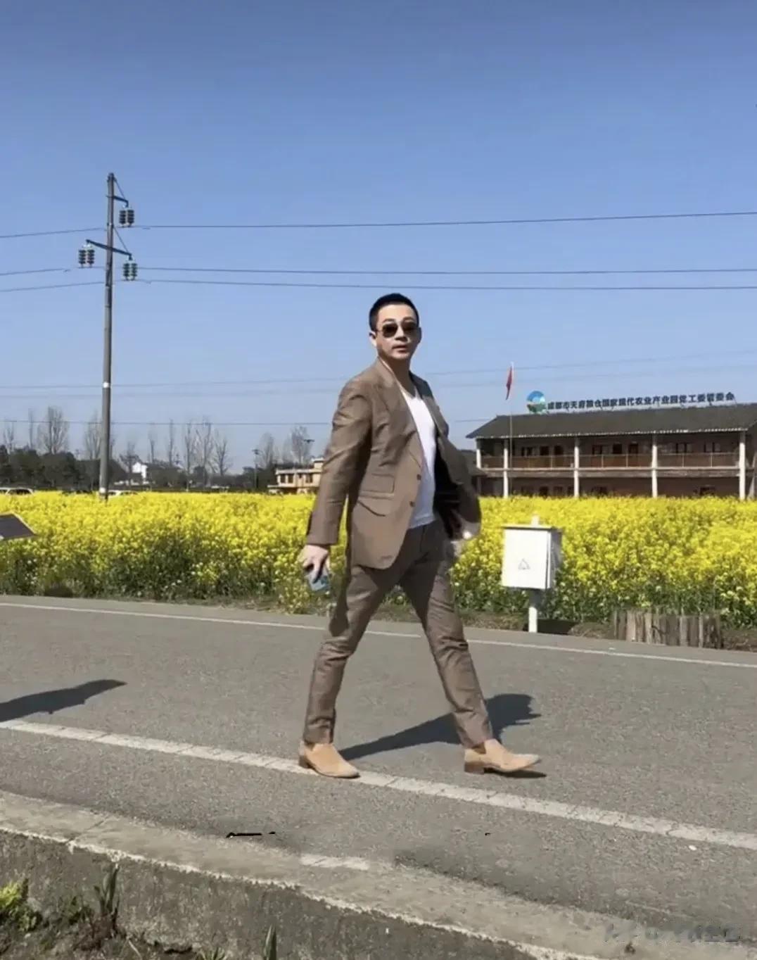 汪小菲又重回离婚前的样子了，其实汪小菲自与大Ｓ离婚后，就显得很失落，整天一副很颓