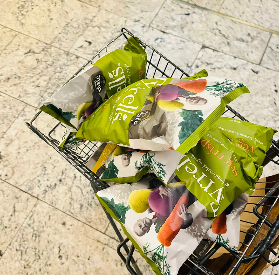 井柏然时装周回国时，买了一车的薯片是？ ​​​