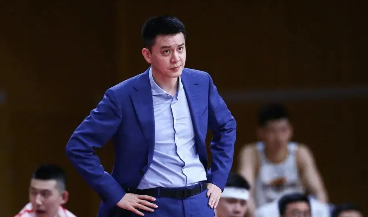 杨鸣这回失算了，故意选北京首钢，却不知道最强对手悄悄来临，辽篮一不小心可能止步8
