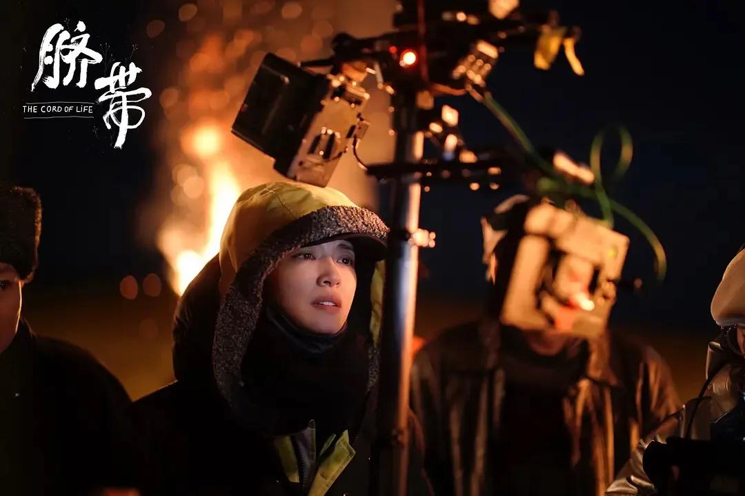 姚晨全网有1亿多粉丝，曹郁业内有诸多好友。本以为他们夫妻俩联手拍的新片《脐带》会