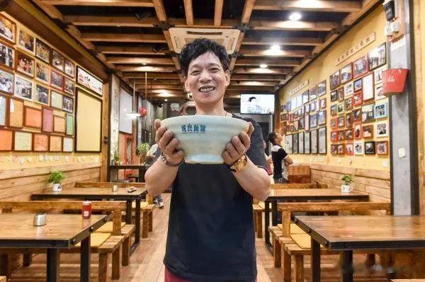 五年送出5万碗面，最后竟成了差评最多的店

五年送出5万碗面，最后竟成了差评最多