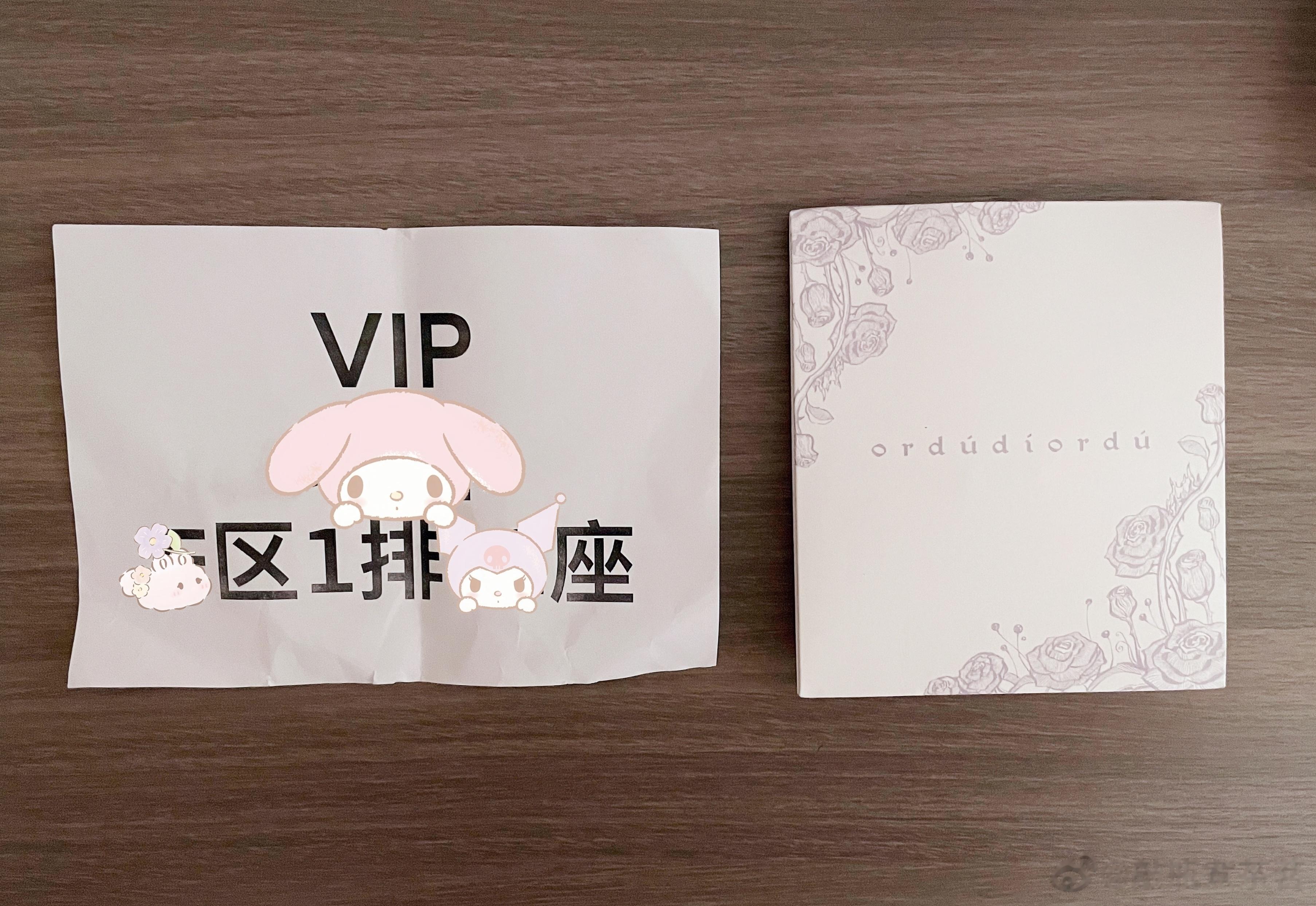 谁懂坐肖宇梁几个座位之隔 稍微转头周围时尚圈哥哥姐姐就提醒我坐端正 我真的服气哈