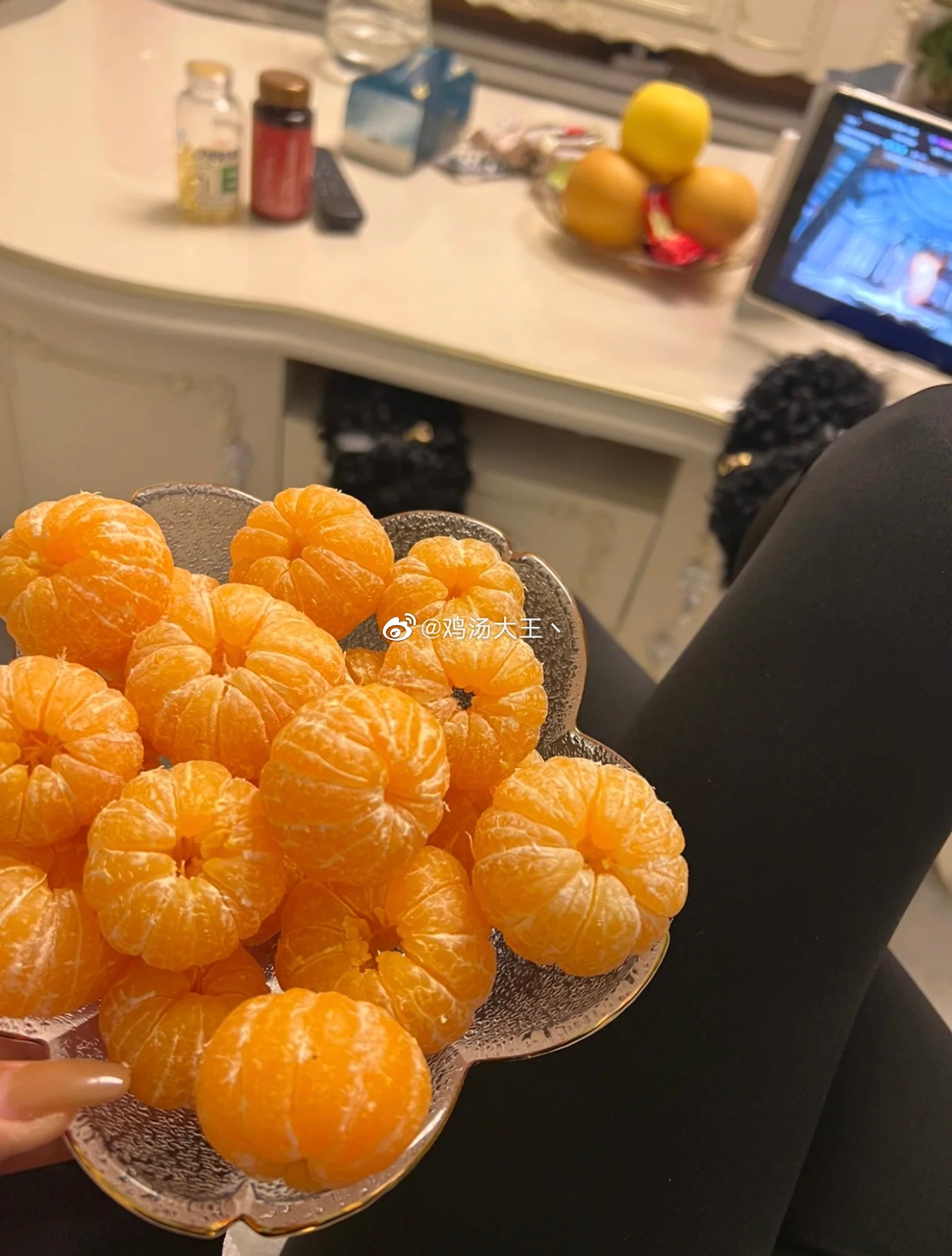 💙人们总是焦虑的担心未来，却大大方方的浪费现在 ​​​