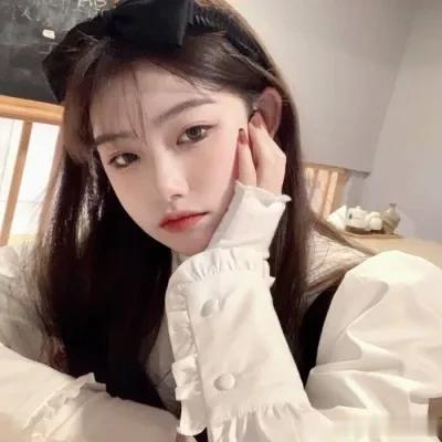 为什么拍出来的照片不如那些网红漂亮有气质呢？
这些网红拍出来的照片大家一眼就能看