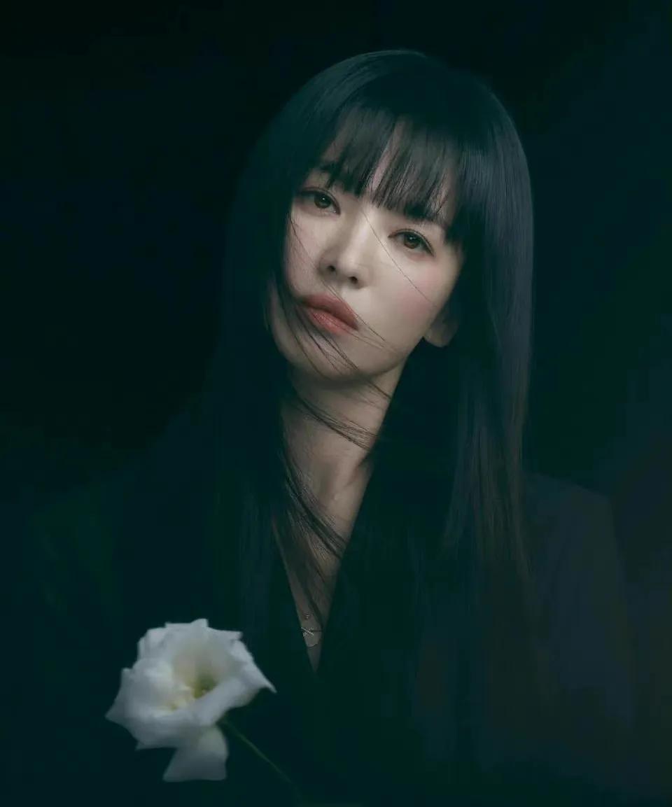 宋慧乔的这组海报太有《黑暗荣耀