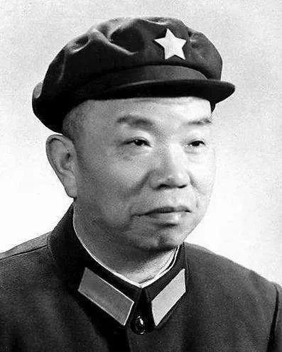 1937年，军长王树声带着部队撤退时，突然遭遇土匪的包围，就在战士们要拼命时，王