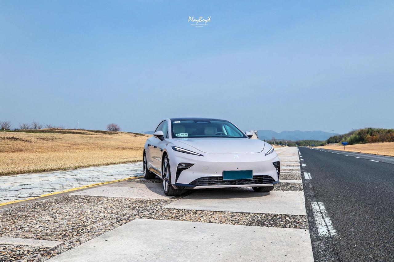 据说现在发F7的都火了

广德试车场试驾了飞凡F7
果然是舒适之星历史最高分的获