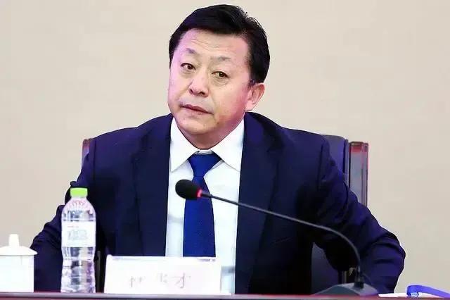 太讽刺了！环球人物曝光落马大老虎杜兆才微信头像+名字，人民日报痛批：何其讽刺？
