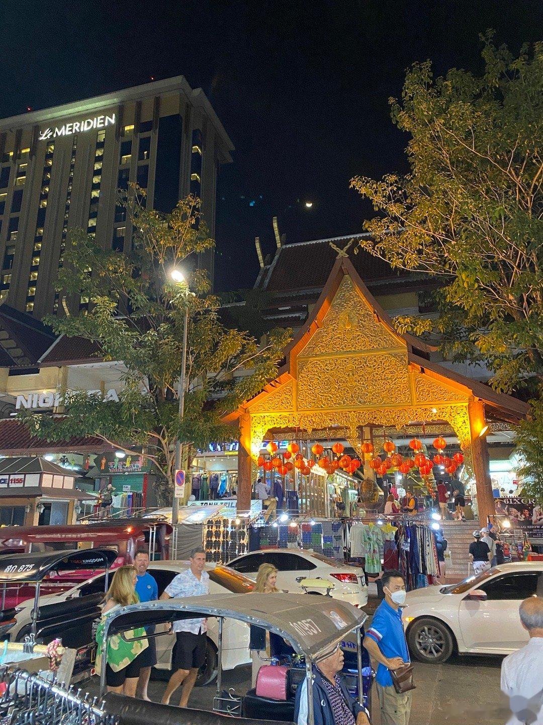  清迈之夜，从内心感到平静、祥