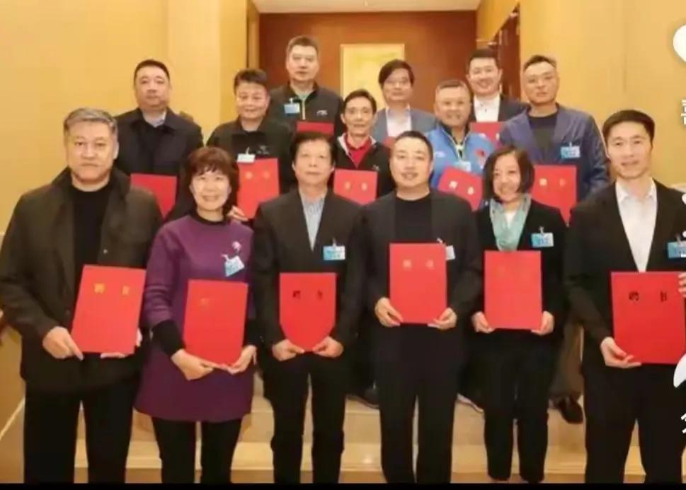 乒协换届澄清了传闻

中国乒协换届选举结束，德高望重的刘国梁再次当选乒协主席。
