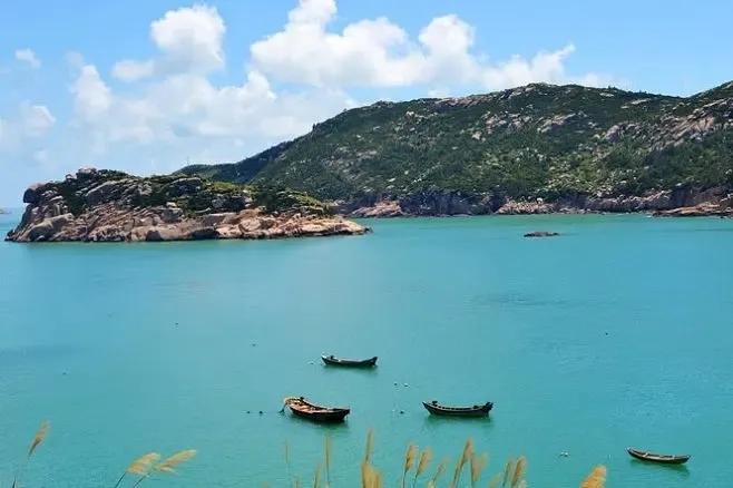 媳妇总想出去玩，怎么办？

跟媳妇结婚今年已经六年了，一直说带她出去玩，也没怎么