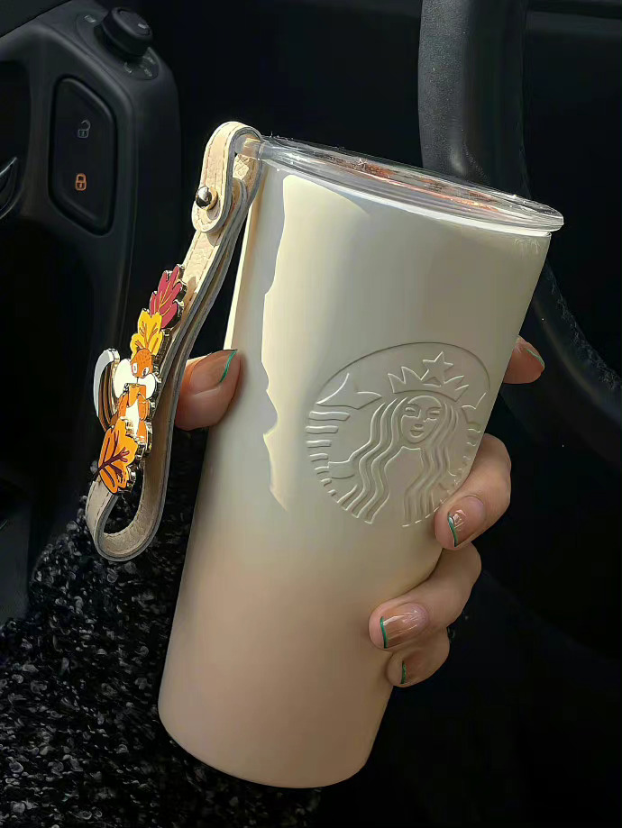  最难过的是，以前喝可乐觉得甜，现在剩下苦涩 ​​​