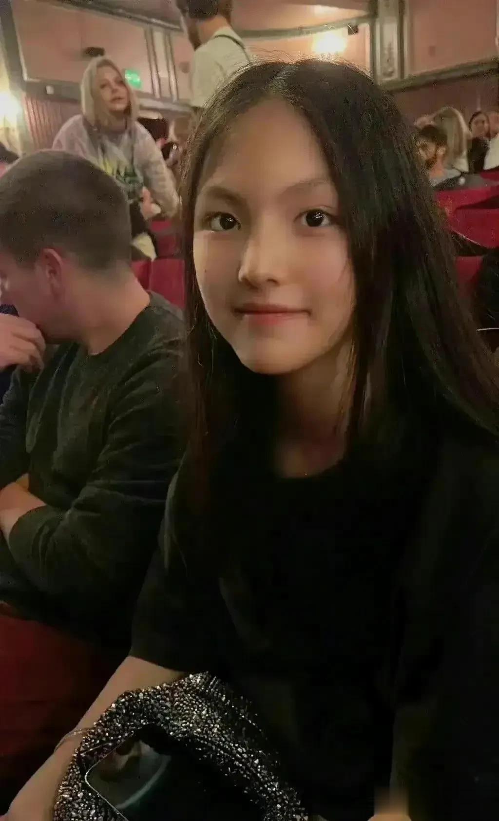 4月12日，王岳伦的女儿王诗龄突然登上了热搜。在这次热搜中，她没有炫富，也不是因