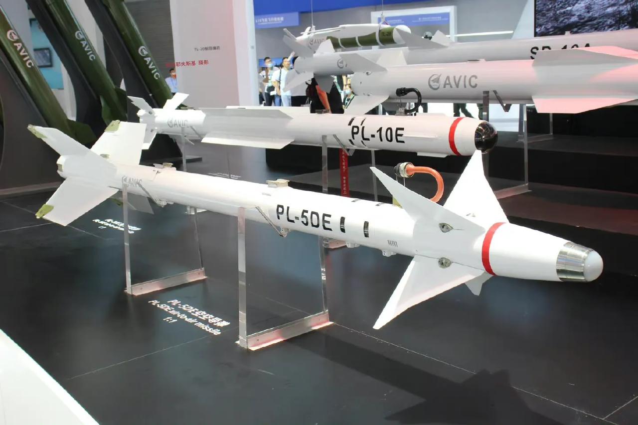 比美国AIM-9M“响尾蛇”更先进的中国空对空格斗导弹。
PL-5DE空空导弹是