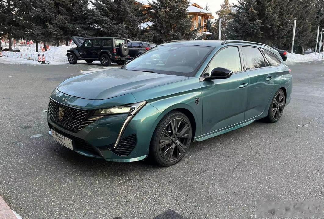 【国产308“瓦罐”？搭凡尔赛同款1.6T动力 要不等等408X？】近日，有媒体