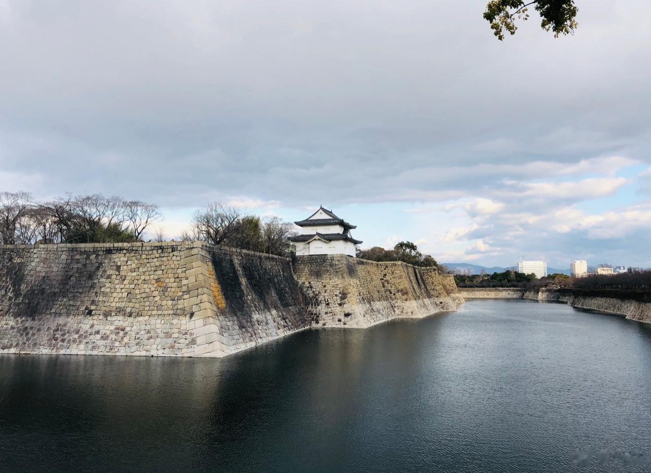 三年前的2月 #沅汰博物馆# 大阪，天守阁。日本十七世纪前半叶往前的八十年统称为