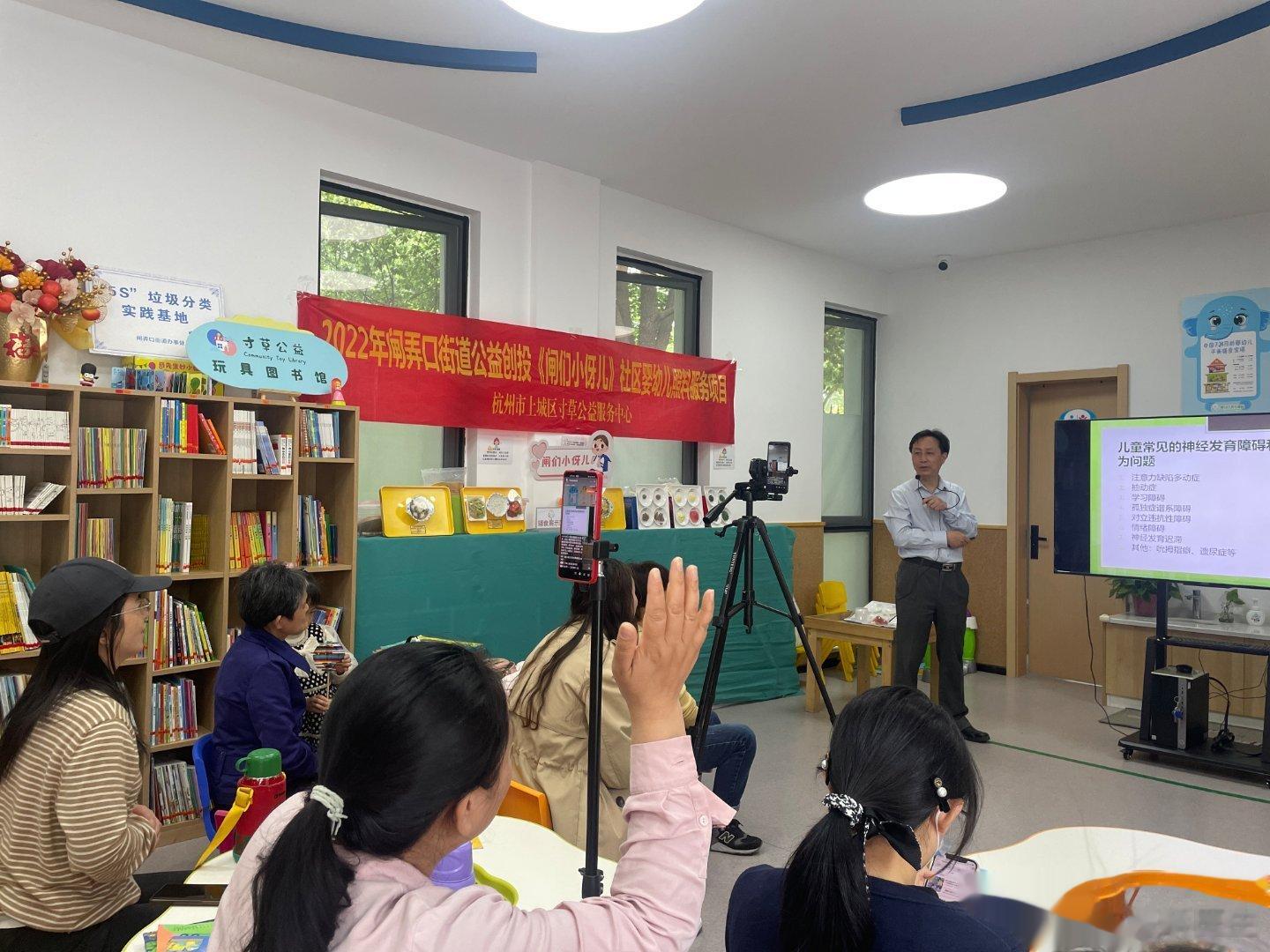  【反复不自主清嗓子可能是抽动症的表现】昨天是世界嗓音日，和大家说说经常清嗓子是