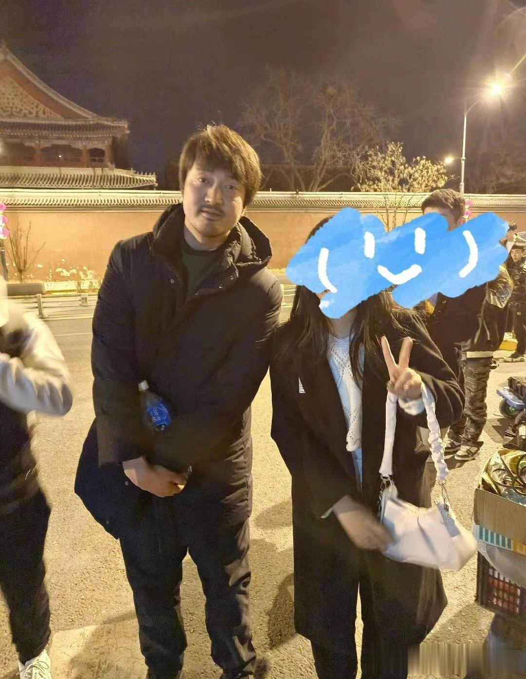王传君这是为了角色增肥，还是没做身材管理，近照看上去确实胖了不少！