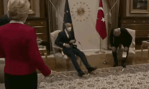 冯德莱恩女士心态还是挺坚强的。 ​​​