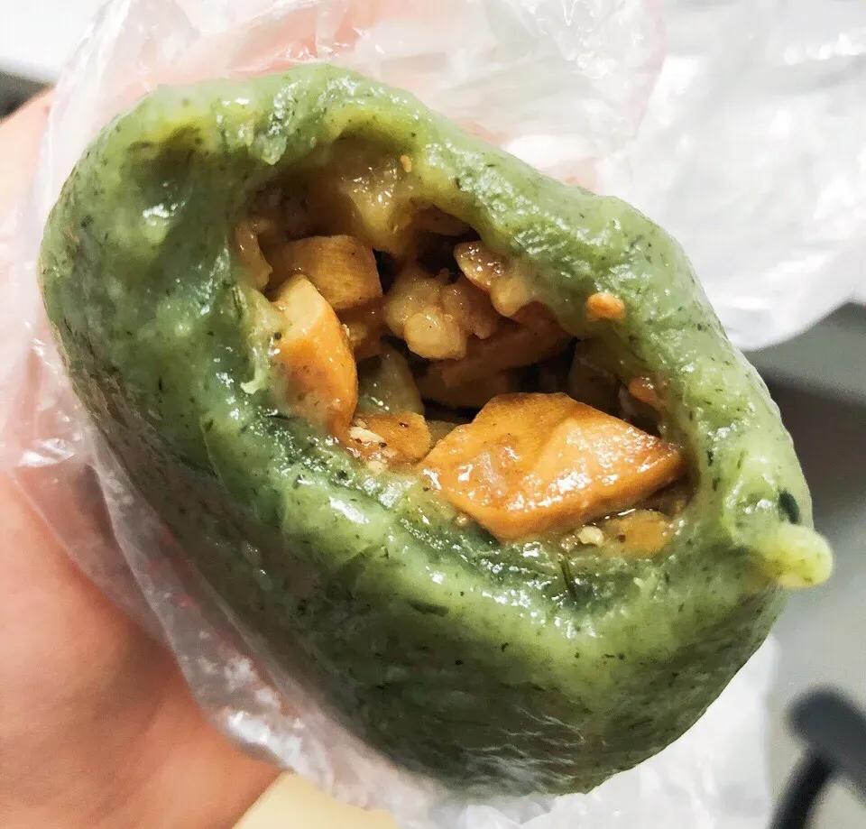今年在网上买了四次青团都失败了！上海的两家、浙江的两家，其中有一家两年前买过觉得