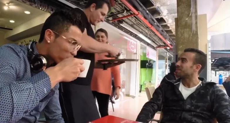 这个男人快四十了，刚被公司解雇