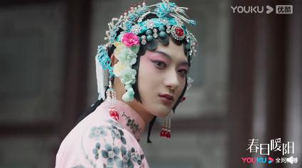 黄子韬京剧造型曝光，太英俊了！
近一段时间黄子韬的新剧《春日暖阳》让大家重新认识