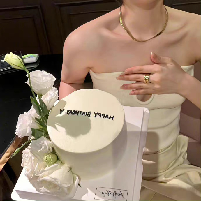 玫瑰你拿才好看大海和你才浪漫。 ​​​