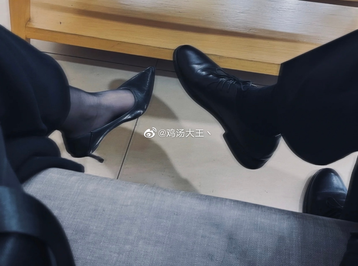 💚有病去看医生别tm整事屁大点事闹个茄子不分场合不顾一切出来丢人还不如就好好在